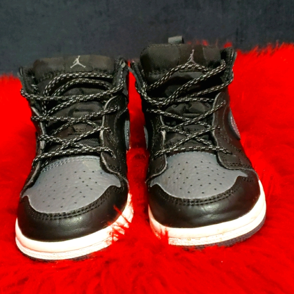 Jordan sneakers size 8c (without box)